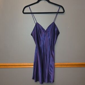 VINTAGE Elegant Purple Satin Nightgown